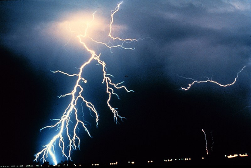 Mathematical Model Sheds Light on Lightning XRays Mirage News