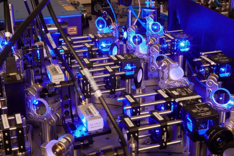 Atom Computing builds quantum computers with atomic arrays of optically trapped neutral atoms