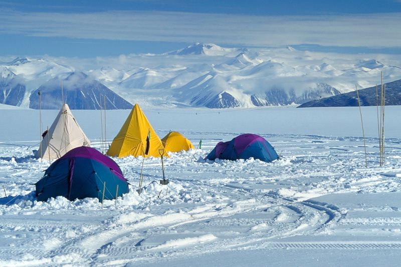 Field camp on Errant Glacier in the central Transantarctic Mountains