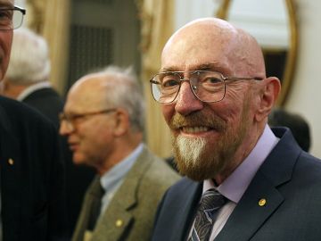 Kip Thorne headshot