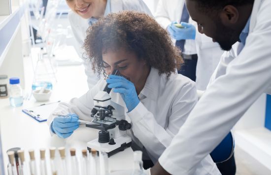 Photo of researchers in a lab