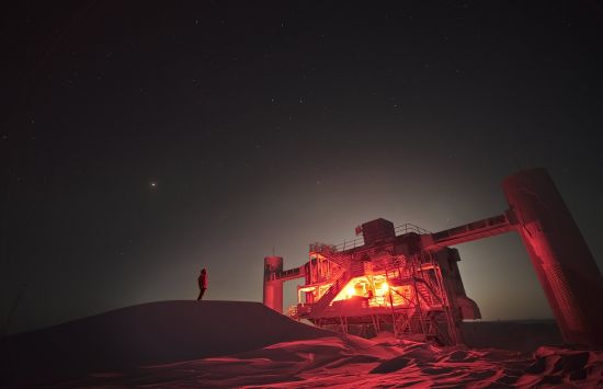 Bright moon illuminates IceCube South Pole Neutrino Observatory