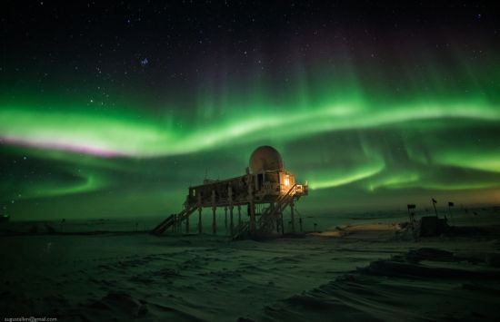 Summit Station aurora