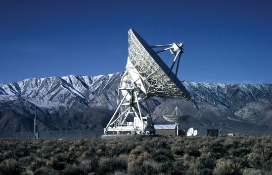 A Very Long Baseline Array antenna in Owens Valley, California