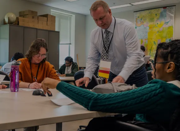 TAPDINTO-STEM Alliance West Coast Hub Lead, Scott Bellman, conducts a hands-on session for analyzing accessibility in a laboratory.