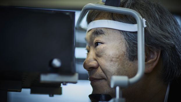 James G. Fujimoto being scanned by Optical Coherence Tomography (OCT).