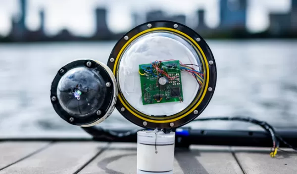 battery-less underwater camera