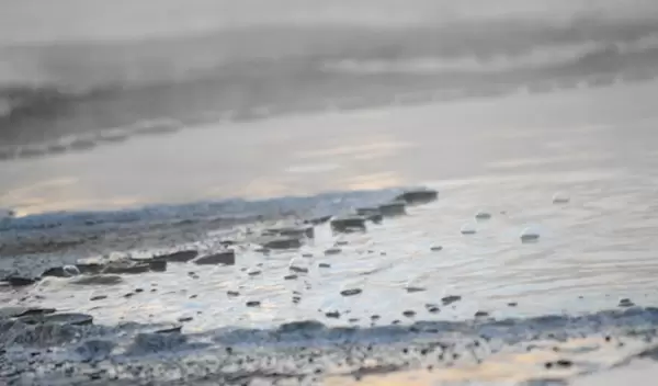 The surface of Doublet Pool as it's vibrating