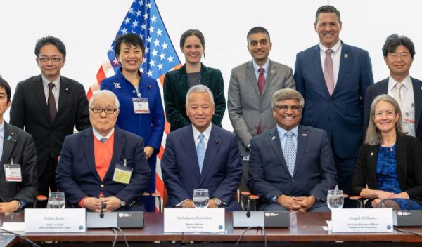 Director Panchanathan hosting the Honorable Amari Akira and delegation members from the National Diet of Japan for a discussion on our shared interest in spurring innovation from basic research results.