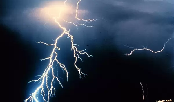 A new mathematical model offers a bolt of understanding for lightning-produced X-rays.