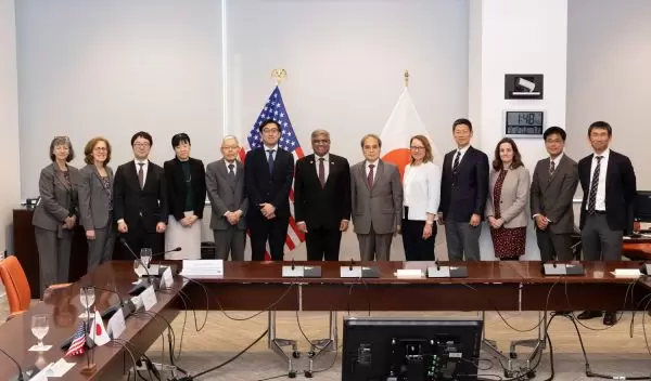 The director welcomed the Science and Technology advisor to the prime minister and Japan Science and Technology president Kazuhito Hashimototo NSF headquarters.