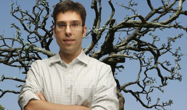 photo of Antonis Rokas