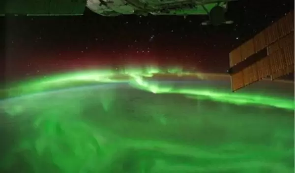 photo of the aurora in green