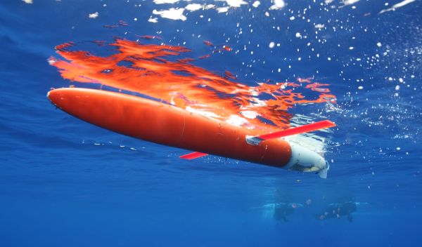 Spray glider in the water