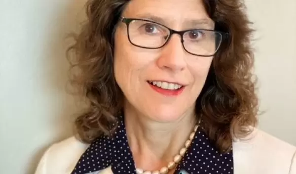 portrait of Alexandra Isern