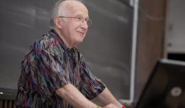 Cornell University researcher Roald Hoffmann