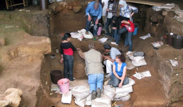 Excavation at Contrebandiers Cave, Morocco