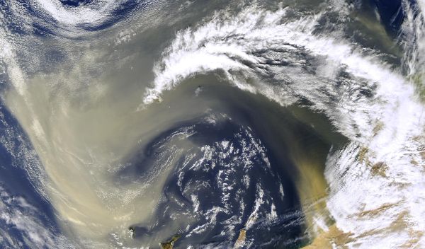 dust over the Sahara Desert