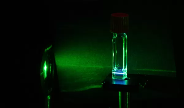 green lower-energy laser light goes through silicon quantum dots
