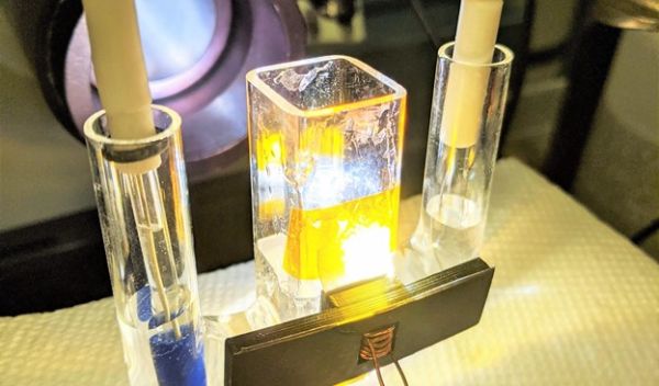 The team's experimental water-splitting apparatus.