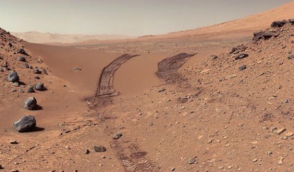 A catalyst that destroys perchlorate in water could clean Martian soil