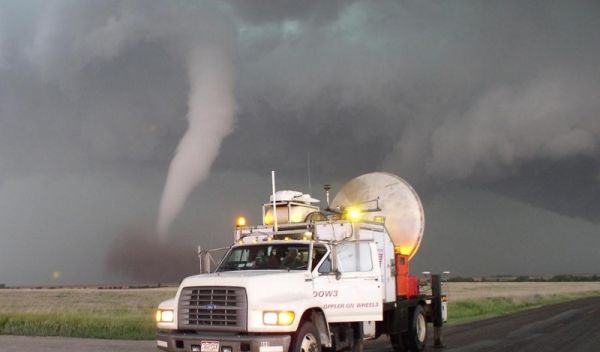 Blizzards, hurricanes, tornadoes, and other severe weather: How your phone can help