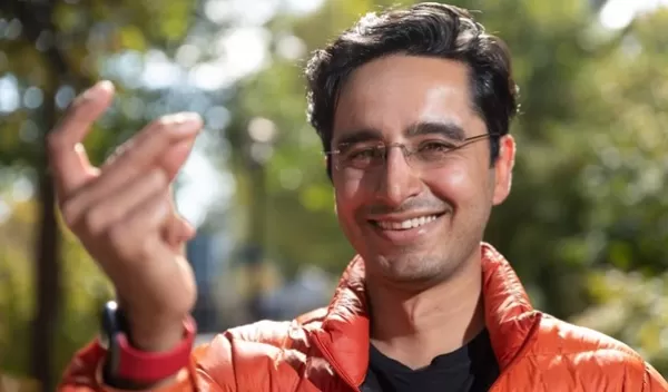 Researchers find the finger snap has the highest acceleration the human body produces.