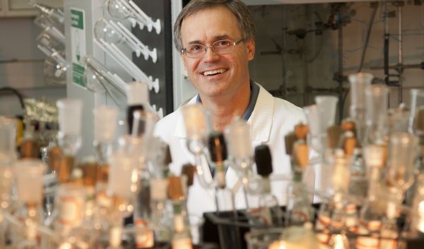 Stephen DiMagno in his lab