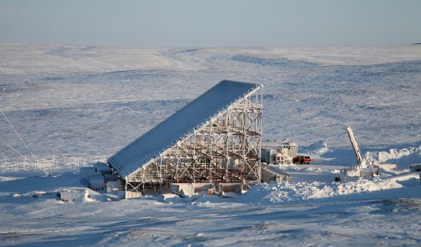 Photo of an NSF-funded ISR radar in Resolute Bay, Nunavut, Canada.