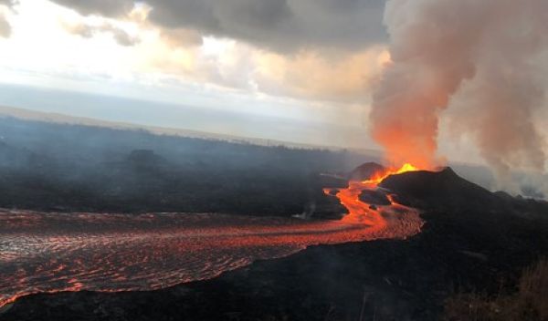 fissure 8 lava fountain and lava channel