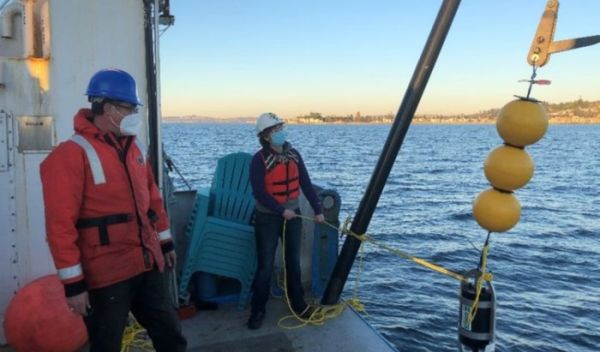 Researchers aboard the R/V Rachel Carson are collecting data near the Alki Point vent field.
