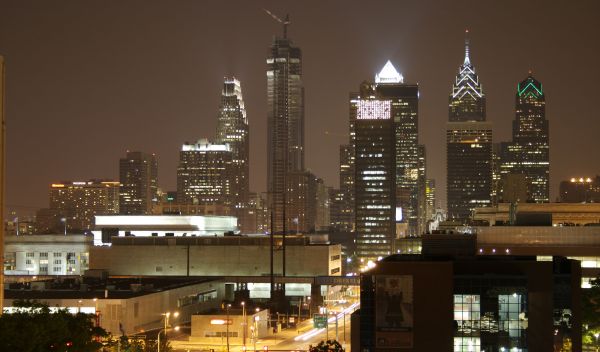 Photo of the Philadelphia skyline at night