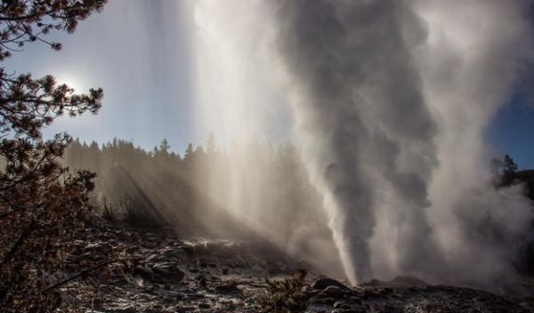 a 2019 eruption of Steamboat Geyser