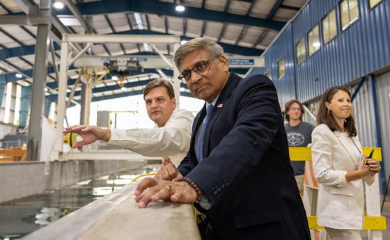 This week, NSF Director Sethuraman Panchanathan engaged with leaders and innovators at the University of Oregon and Oregon State University (OSU), focusing on the future of workforce development, the economic impact of public research universities, and NSF-supported research.