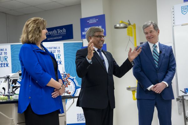 First Lady Jill Biden receives a briefing on biotechnology workforce investments at Forsyth Technical Community College, Friday January 26, 2024, in Winston-Salem, North Carolina. (Official White House Photo by Erin Scott)